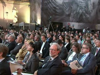 Monti pede 'coalizão de boa vontade'