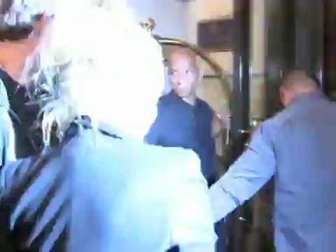 Jessica Simpson Tweets About New Baby Love