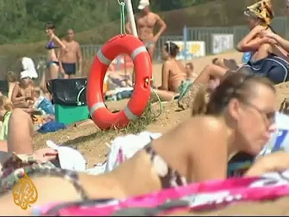 Russians drown fleeing record heat