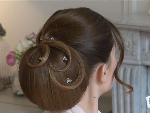 Tuto Coiffure: chignon boule 2