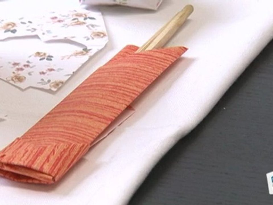 Sports Loisirs : Faire un étui à baguettes avec du papier cadeau