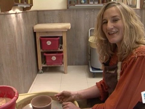 Sports Loisirs : Poterie : utiliser un tour de potier