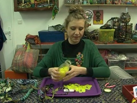 Sports Loisirs : Faire un collier avec des boutons