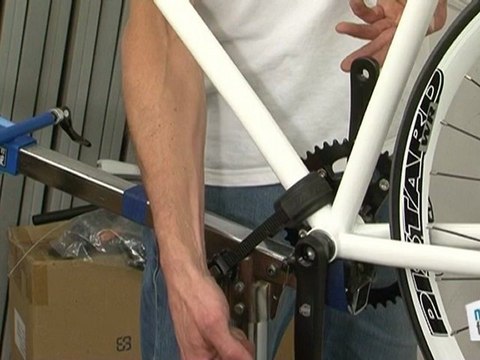 Sports Loisirs : Cyclisme : monter un pédalier