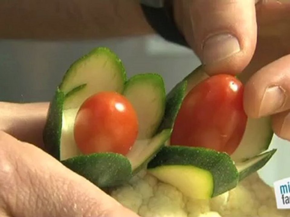 Cuisine : Sculpture sur légumes : la fleur en courgette