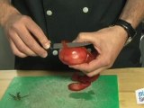Cuisine : sculpture sur fruit : faire une rose en tomate