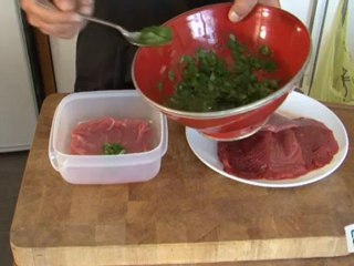 Cuisine : Recette: carpaccio de bœuf en terrine sur roquette