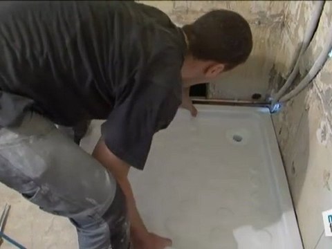 Comment poser un receveur de douche (bac à douche)