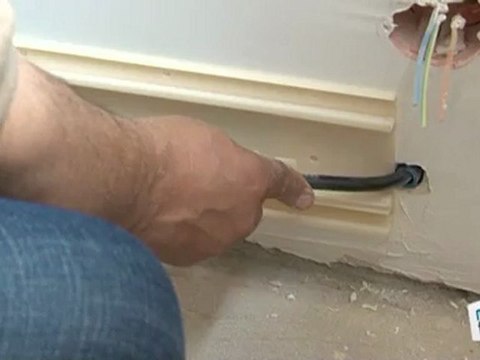 Déco Brico Jardinage : Poser une plinthe électrique