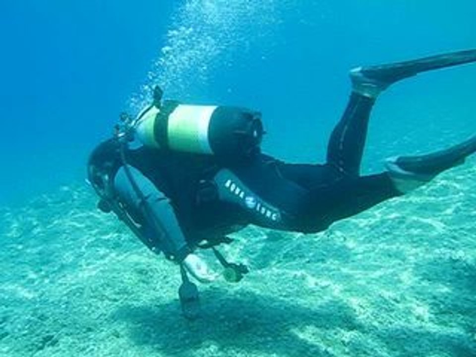 R*S Swimming past