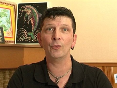 Sports Loisirs : Tour de magie : récupérer une pièce sous un verre