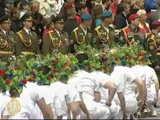 Belarus cracks down on clapping protest