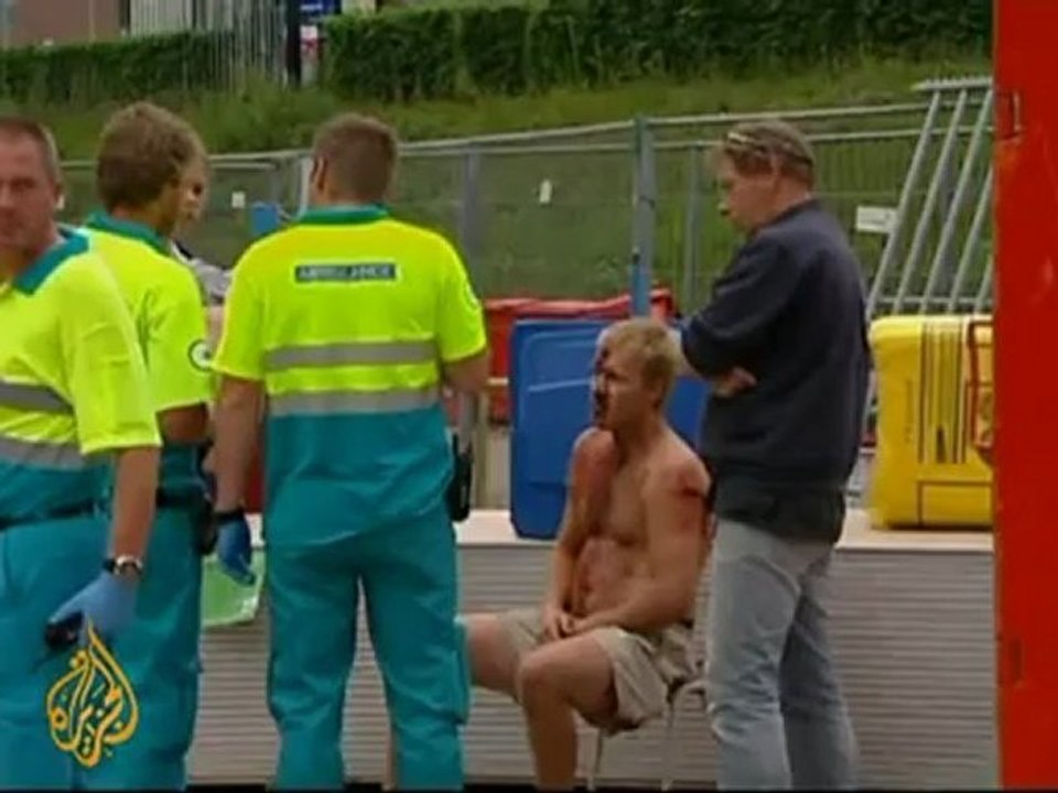 Dutch stadium roof collapses