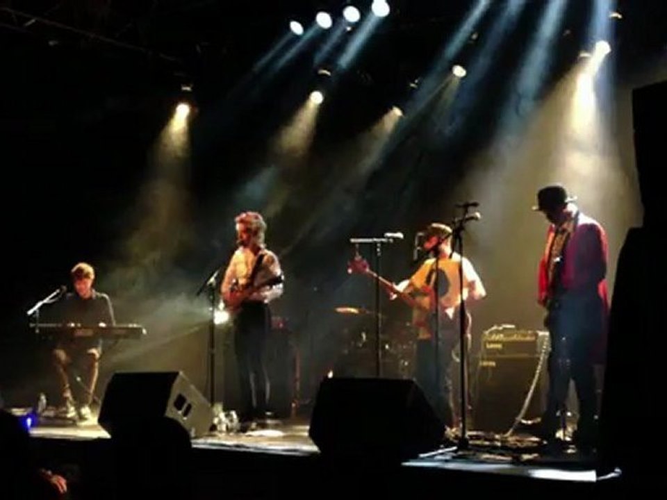 BETH JEANS HOUGTON & The Hooves Of Destiny live Aubenas festival "les femmes s'en mêlent"  mars 2012