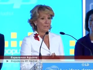 Esperanza Aguirre ofrece su ayuda a María San Gil.