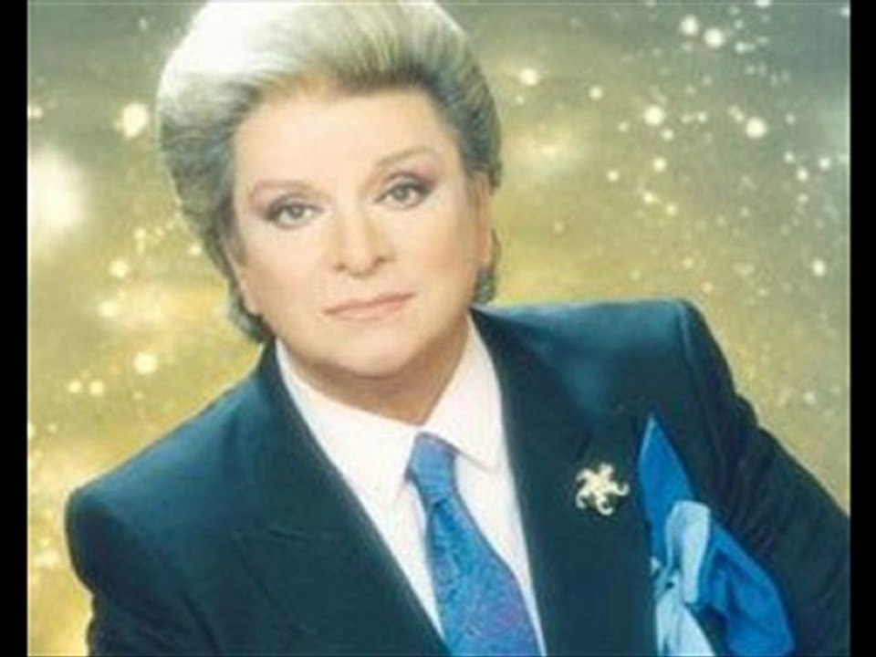 Zeki MÜREN - YALNIZ KALAN RUHUMUN ACISI ÇOK DERİNDİR(SARMAŞIK GÜLLERİ)