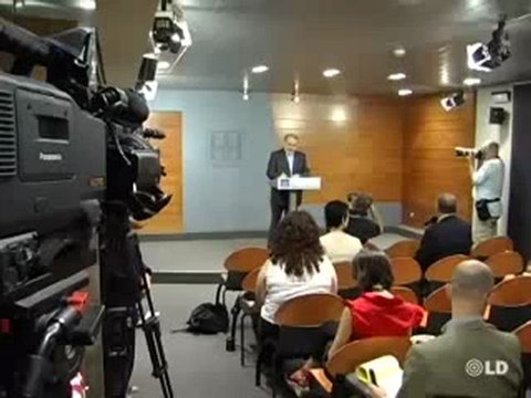 Solbes piensa en dimitir 2 veces al día