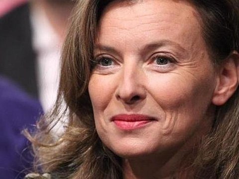 ZAPPING ACTU DU 10/05/2012 - Valérie Trierweiler ne veut pas être « une potiche » !