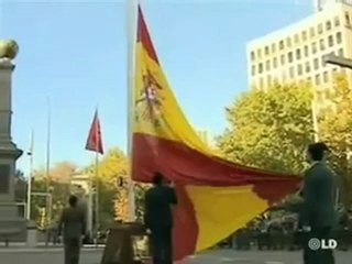 Independentistas intentan reventar un acto de la bandera