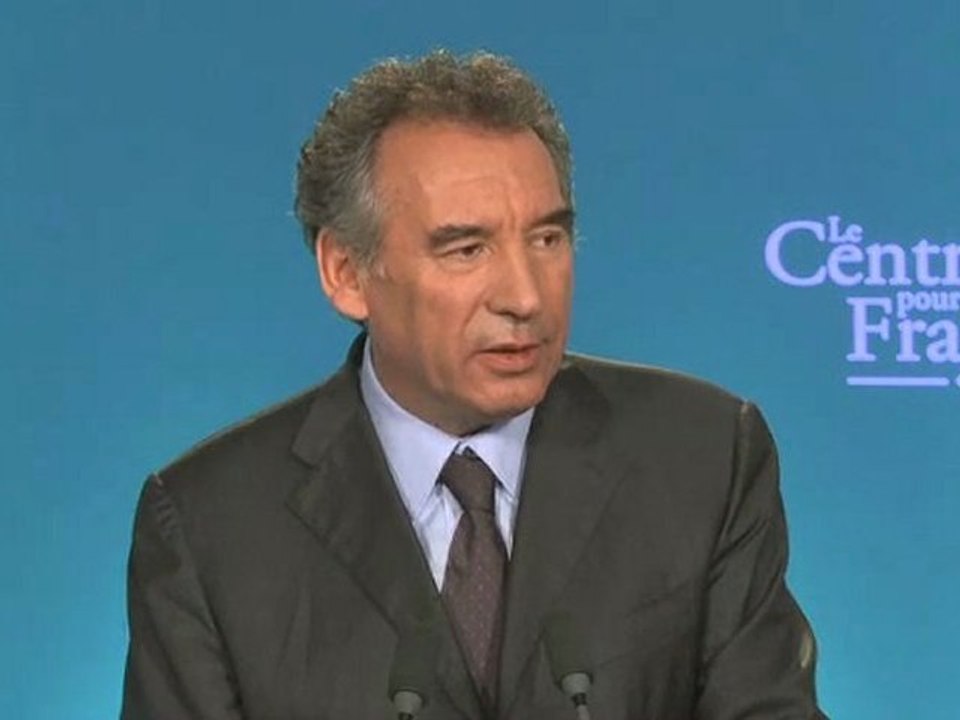 François Bayrou - Le Centre pour la France - 100512