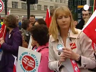 Thousands of UK police in anti-austerity march