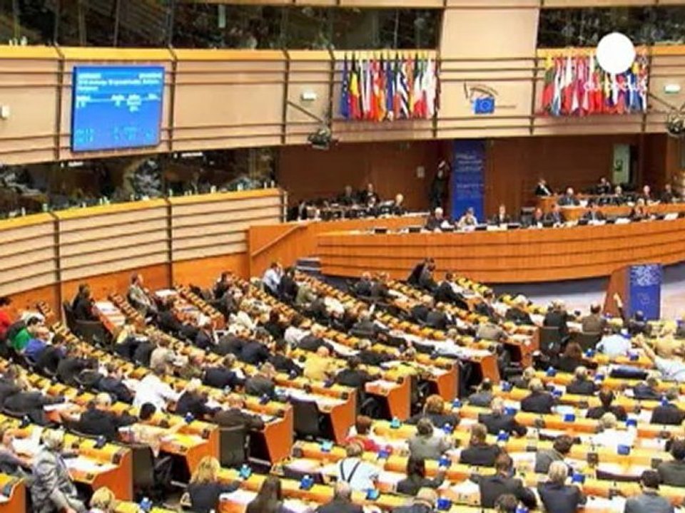 MEPs cut mobile roaming rates again