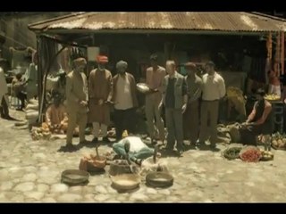 Hippie Dragee defies death: fresh cobras and speeding buses