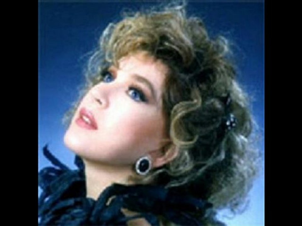 Samime SANAY - BİR İLKBAHAR SABAHI GÜNEŞLE UYANDINMI HİÇ