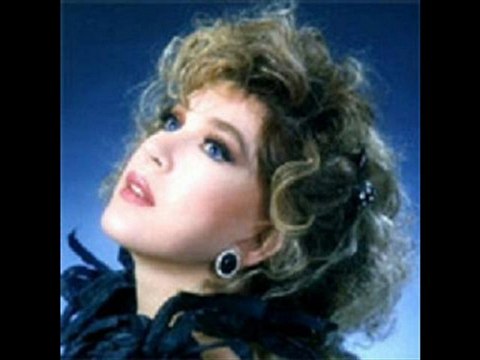 Samime SANAY - BİR İLKBAHAR SABAHI GÜNEŞLE UYANDINMI HİÇ