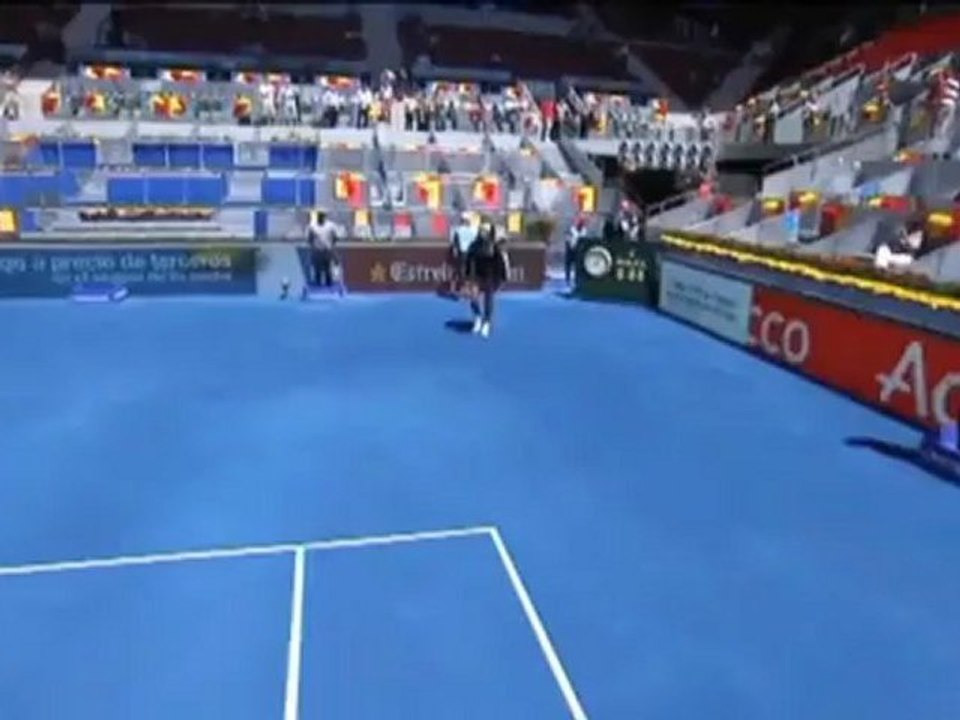 Madrid: Serena Williams kraftvoll weiter