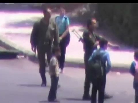 فري برس ريف دمشق الكسوة المحتلة انتشار عصابات الامن امام المدارس لمنع التظاهر 10 5 2012 Damascus