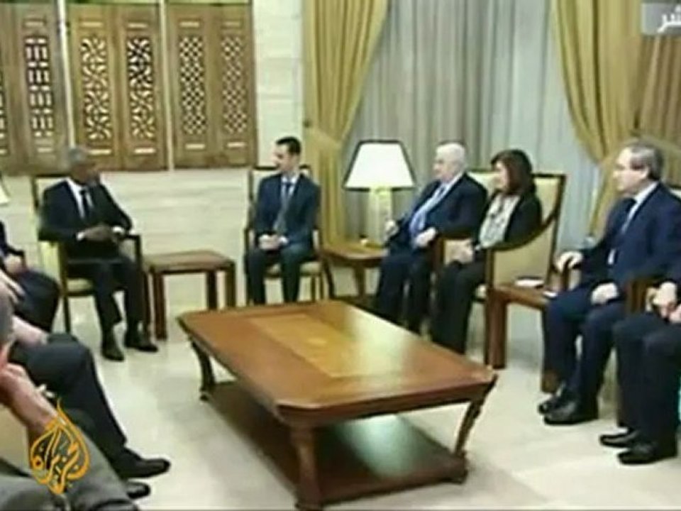 Annan visits Syria as attacks continue