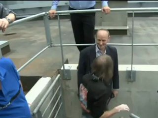 El "Spiderman francés" escala el mayor rascacielos de Francia