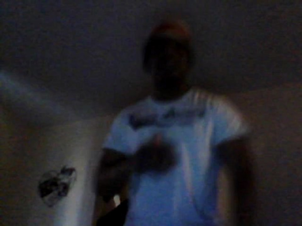 je  mange des pates  ( artiste legendaire en herbe)