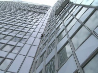 French 'Spider-Man' scales France's tallest building