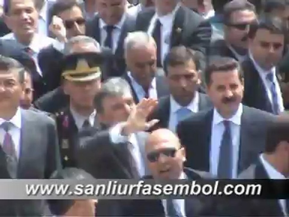 CUMHURBAŞKANI ABDULLAH GÜL CUMA NAMAZINI DERGAH CAMİİNDE KILDI