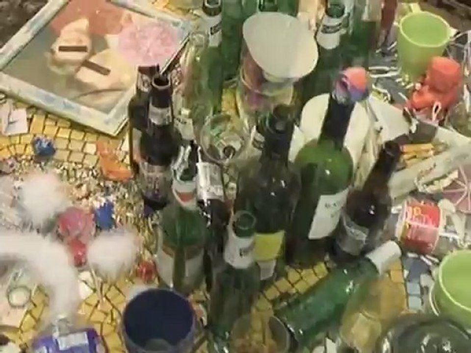 Unmade Beds - Behind The Scenes - Sneaky Sneaky Dog Friend