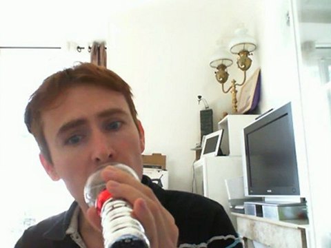 Wiwi égratigne where is the love des Black Eyed Peas