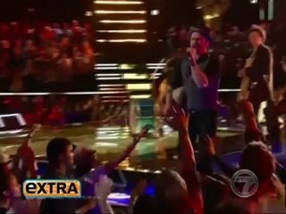 Mark Harmon, Jamie Lee Curtis and Cast on Extra