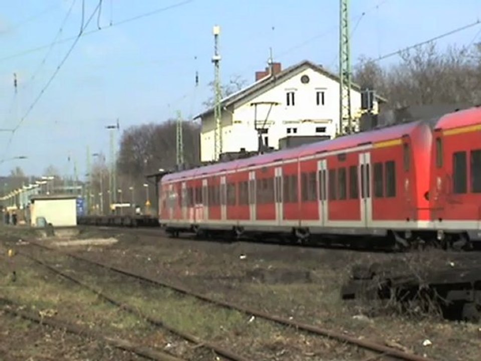 Züge beim Bahnhof Bonn-Oberkassel, ERS Class 66, 2x BR185, BR151, 3x BR143, 6x BR425