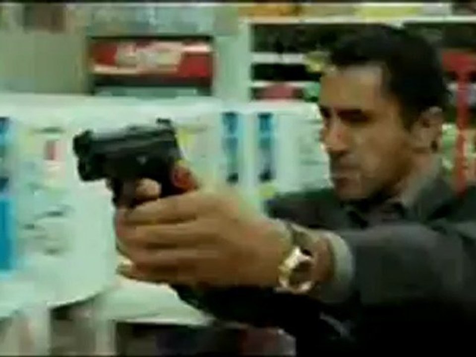 Crossing Over - Clip - Robbery