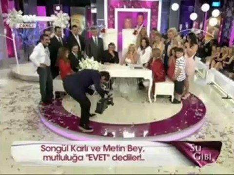Songül Karlı Canlı Yayında Evlendi