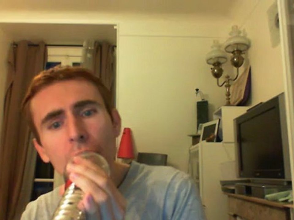 Wiwi égratigne "Julie" de Marcel Amont