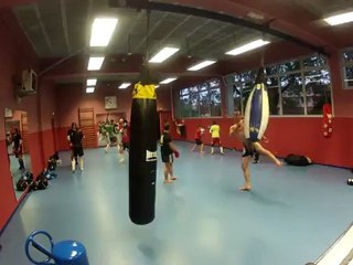 Corentin, 9 ans, premières armes en boxe thaï / GOPR0