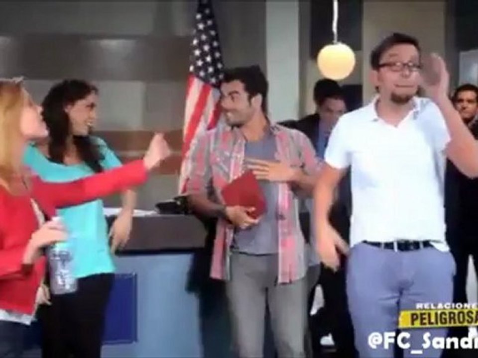 Sandra Echeverría @sandraecheverr Serenata a las Madres - Amaneci Otravez entre tus Brazos -