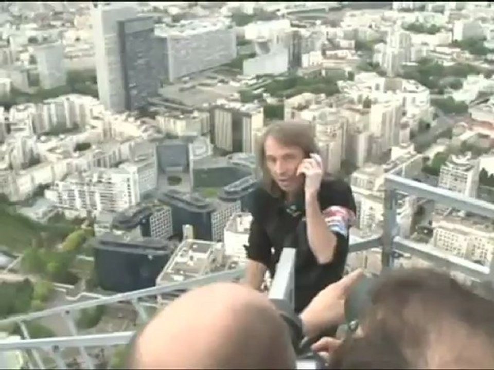 "Spiderman francés" escaló el rascacielos más alto de su país