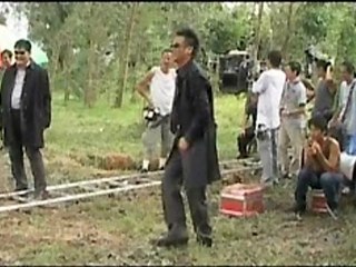 Exiled - Featurette - Becoming friends on set