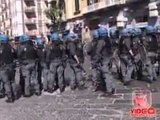 Napoli - Manifestazione Anti-Equitalia, proteste e cariche della Polizia (live 11.05.12)