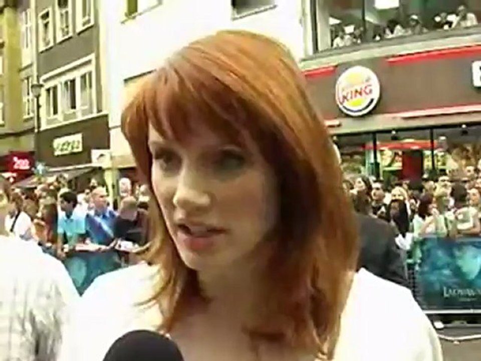 Lady In The Water - Exclusive red carpet interviews