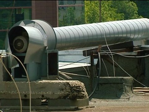 ВЕНТИЛАЦИЯТА НА НДК НЕ Е ПОЧИСТВАНА ОТ СЪЗДАВАНЕТО НА СГРАДАТА